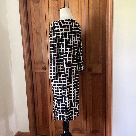Jessica Howard Black & White Abstract Print Stretch Pullover Dress, Size 12 - Picture 4 of 10